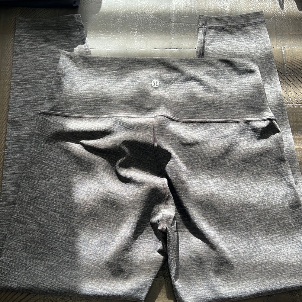 Lululemon wonder under crop